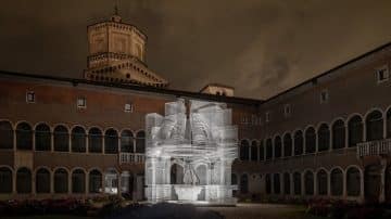 החומר הנעדר: האמן האיטלקי שנותן חיים חדשים למבנים קדומים