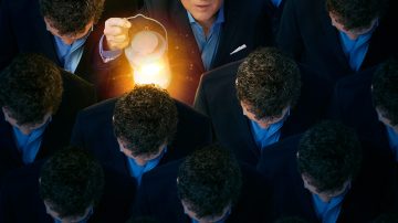 מארץ נהדרת ועד לשערי מגזינים, היוצר שבורא את עולם הפרסומות שלנו